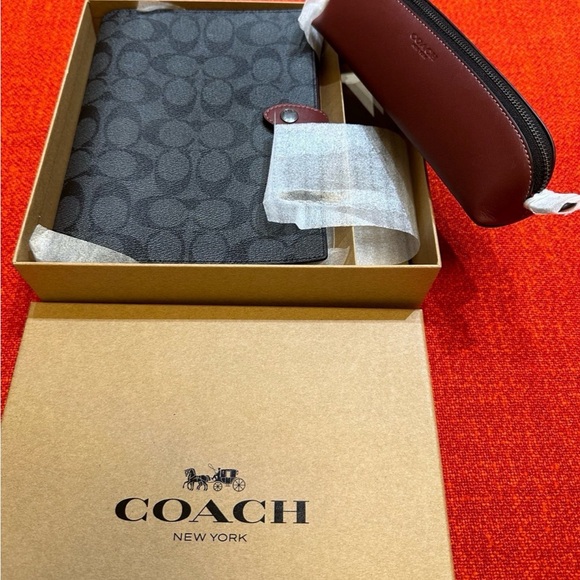 ❤️❤️❤️NEW Coach notebook+pencil case ❤️❤️❤️ - Picture 2 of 8